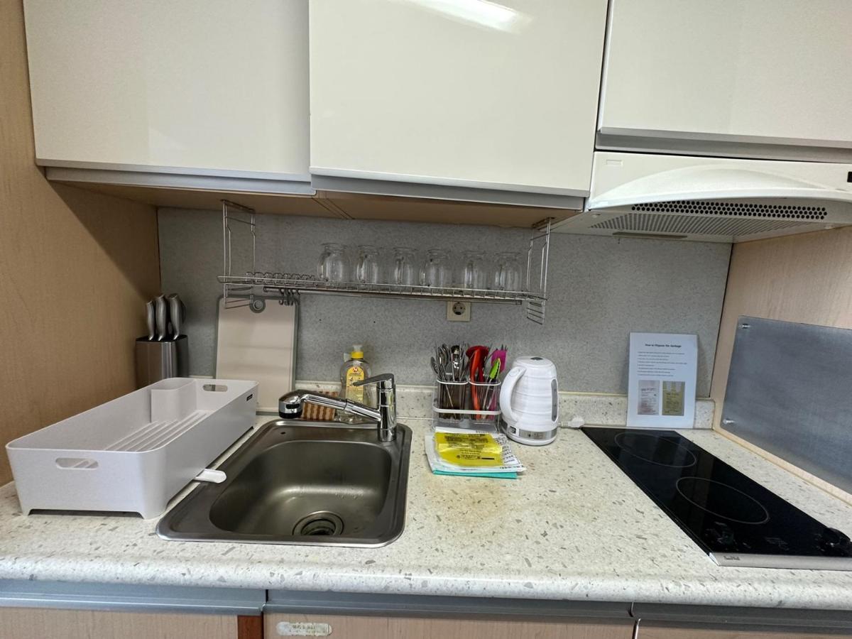 Hongdae Guesthouse2 1min From Hongik Uni Station Exit #1 Apartment *