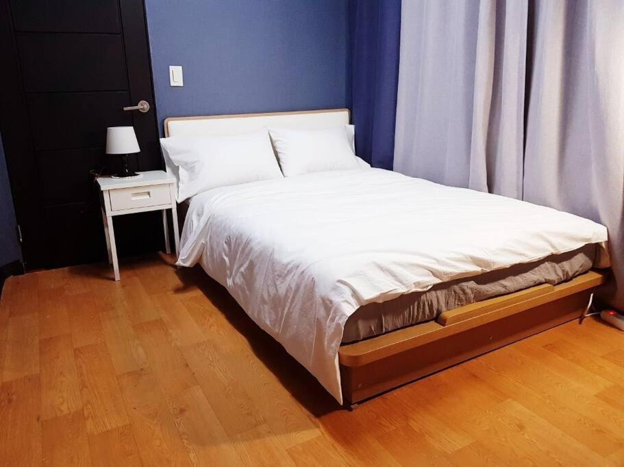 The Art House Hongdae New M-1 Apt 5beds Apartment
