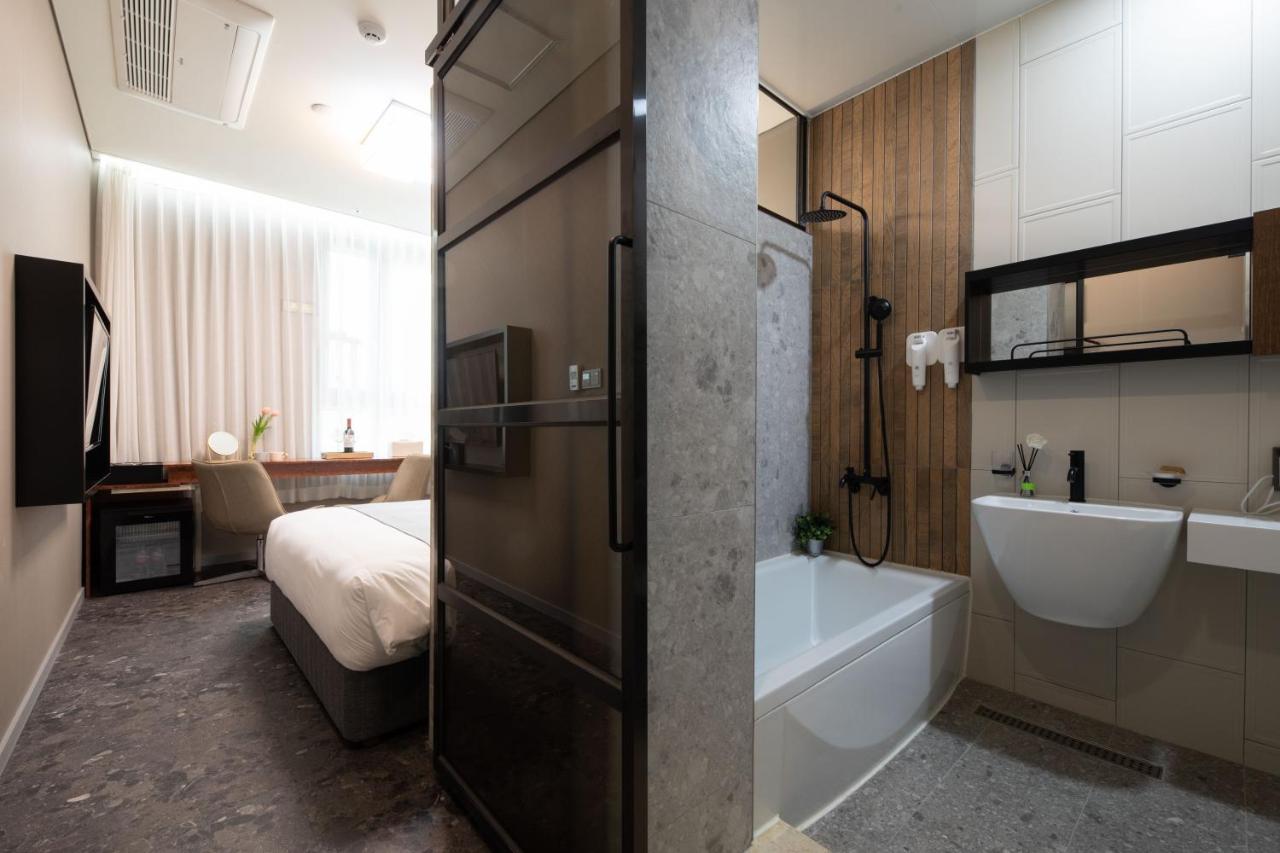 Dm Hotel 3*