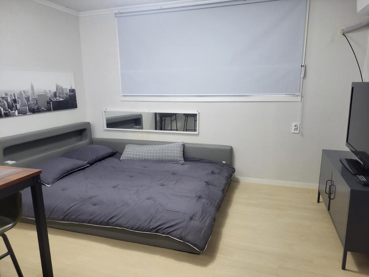 Newly Renovated 2 Bedroom #7 Seoul