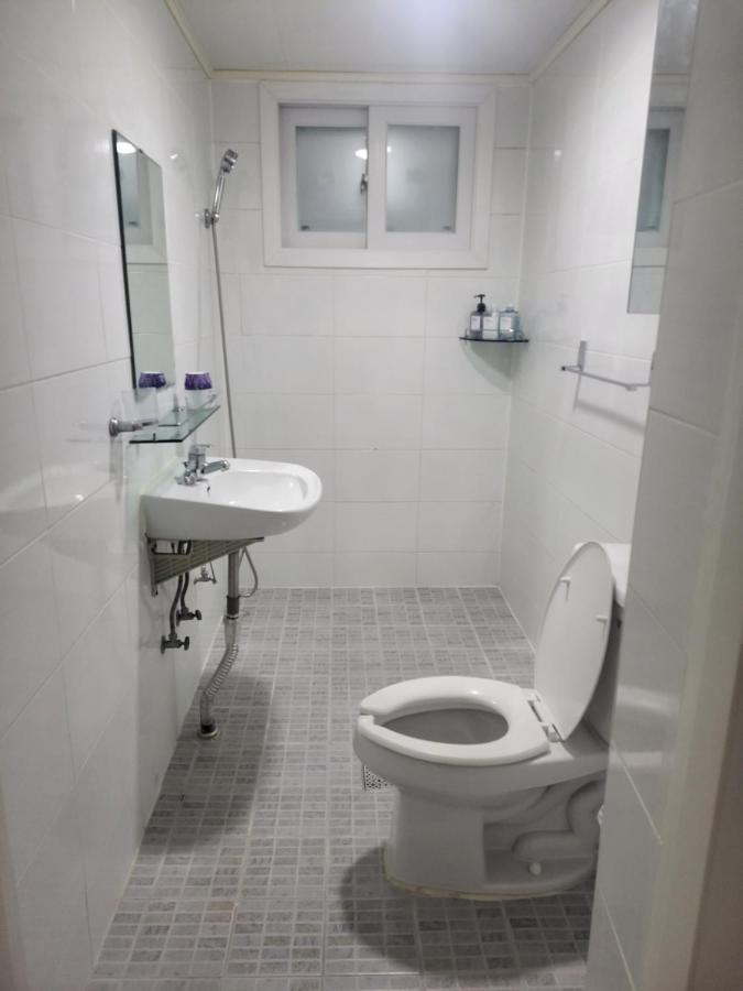 Newly Renovated 2 Bedroom #7 Apartment Seoul