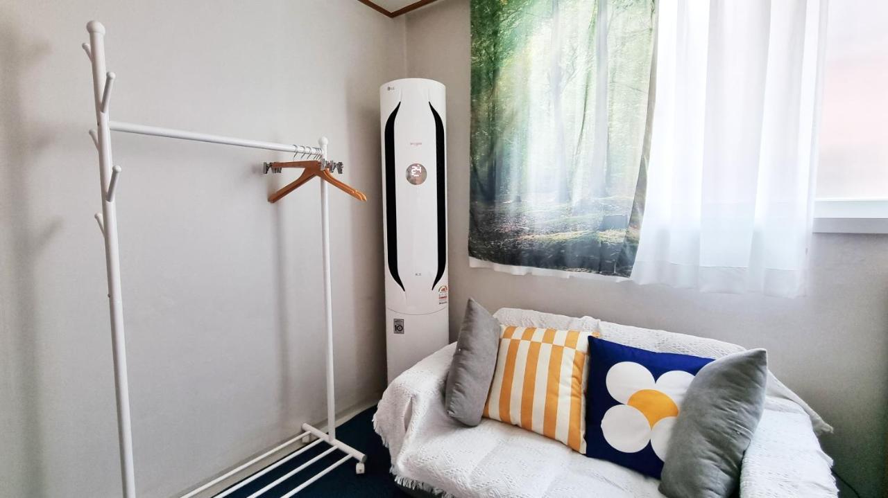 Hongdae&sinchon 10min Cozy House With 2 Bedrooms Pangsapuri Seoul