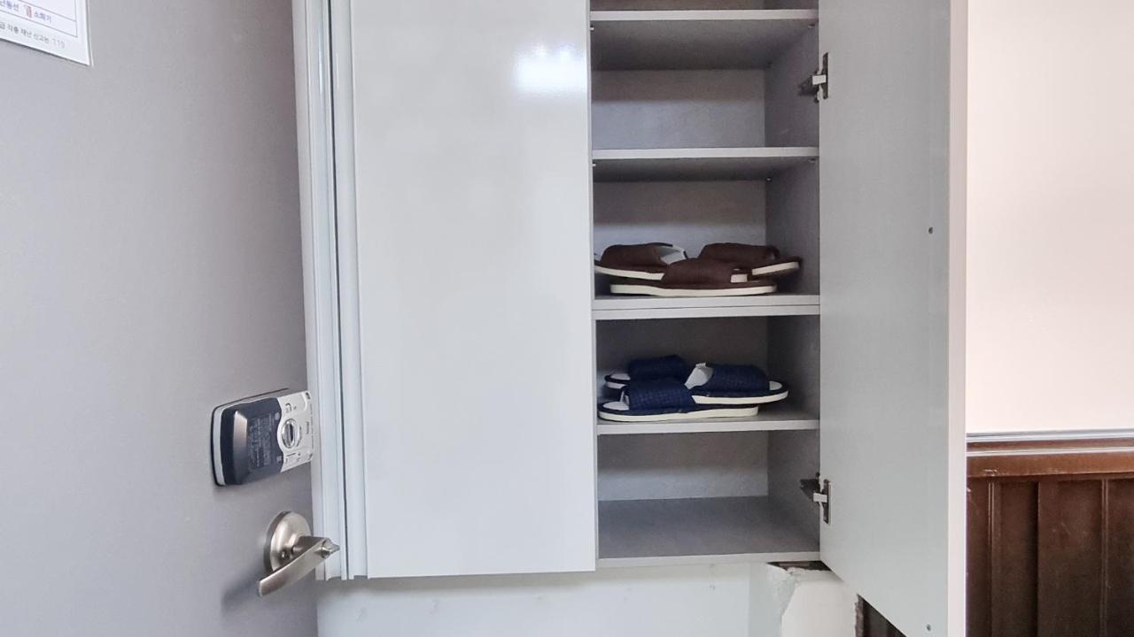 Hongdae&sinchon 10min Cozy House With 2 Bedrooms *