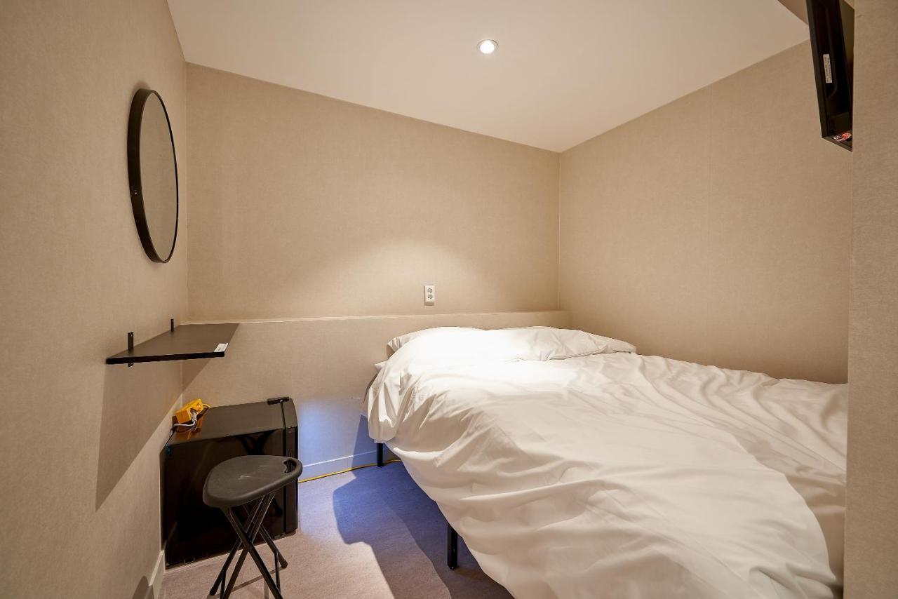 Life In Euljiro Capsule hotel
