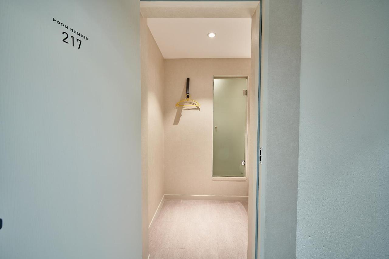 Life In Euljiro Capsule hotel Seoul