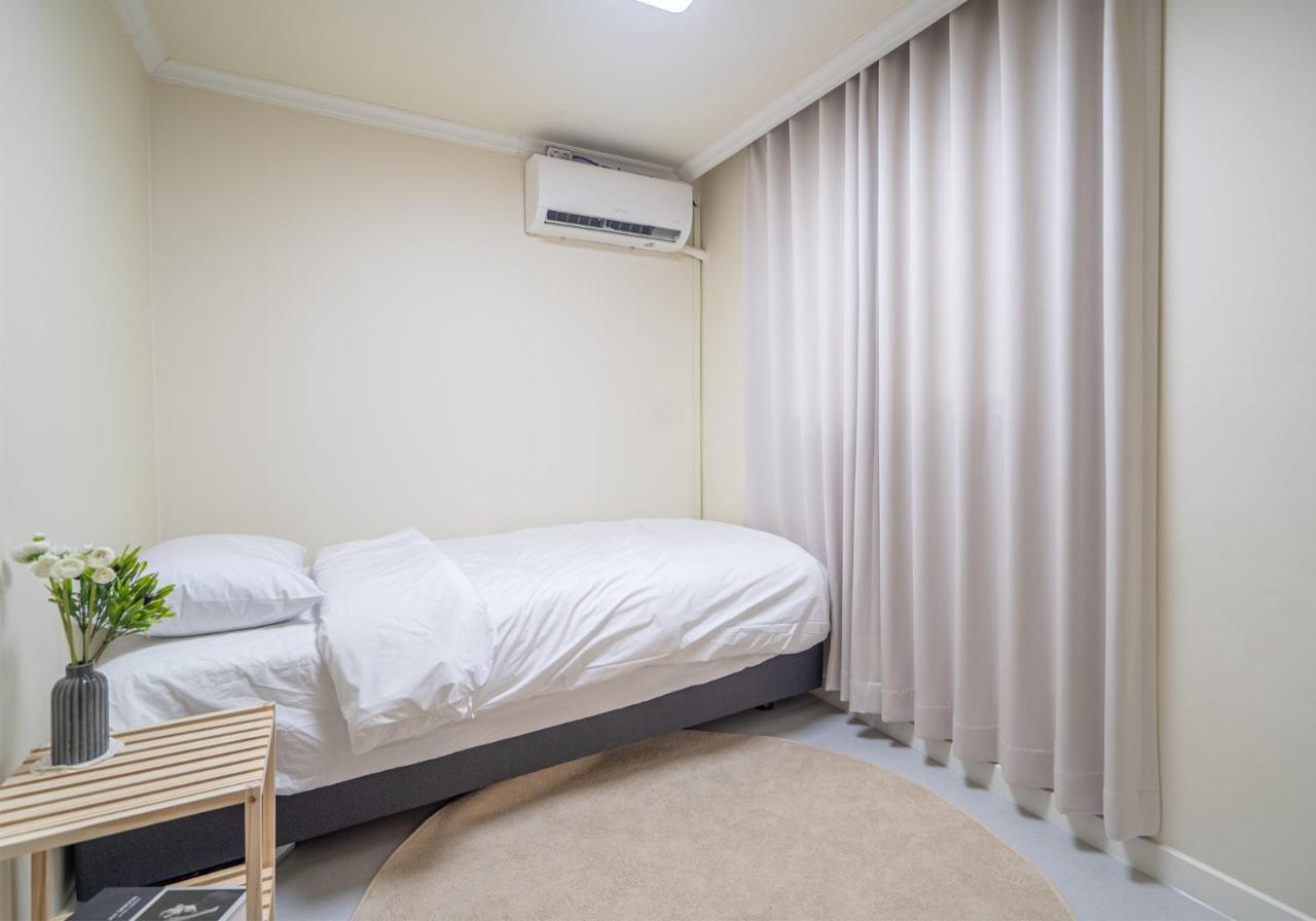 Osondoson Stay-5min To Hapjeong Station, Family Favorites, 3bed Room, Large Living