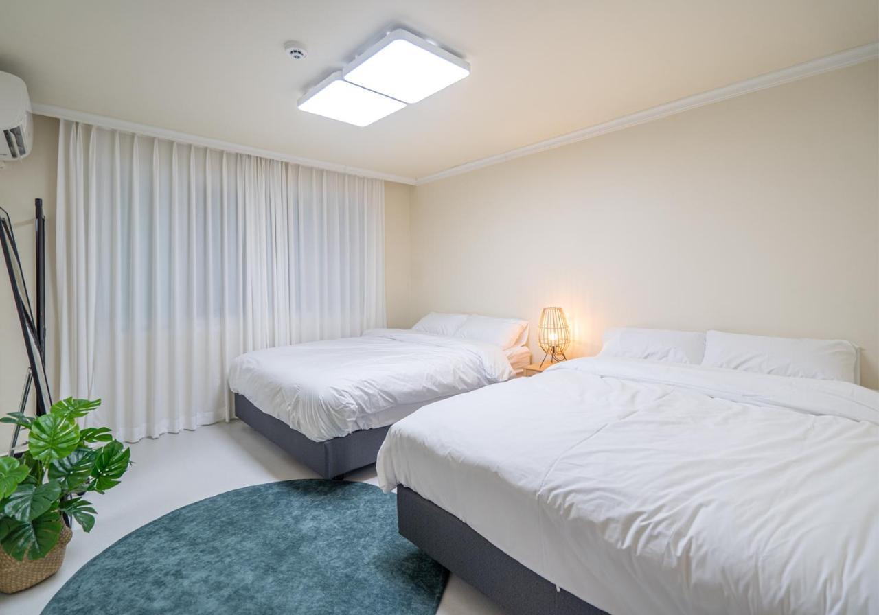Villa Osondoson Stay-5min To Hapjeong Station, Family Favorites, 3bed Room, Large Living *
