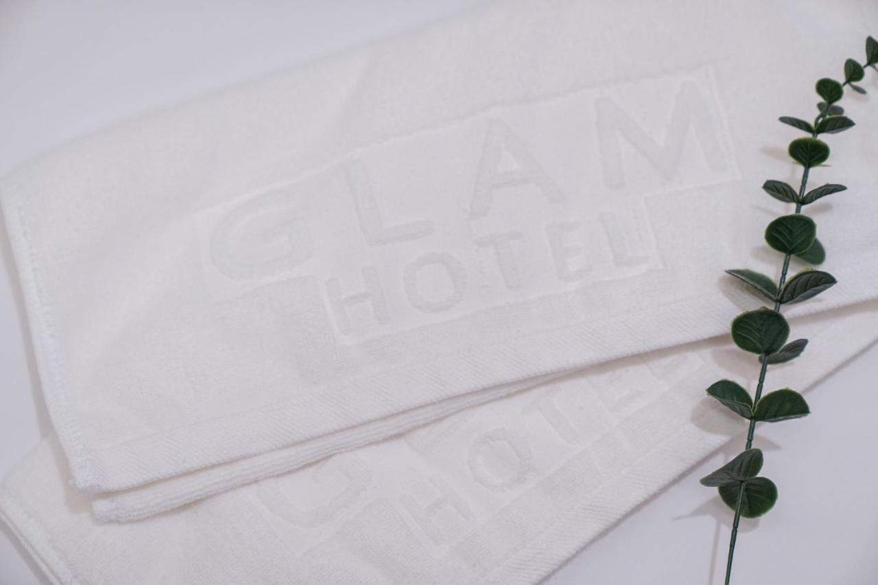 Glam *