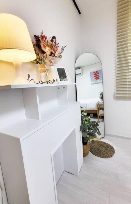Apartment 홍대 # H101 *