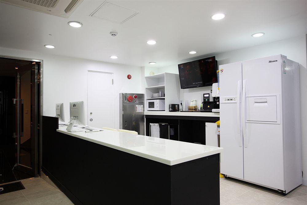Ekonomy Myeongdong Premier Hostel *