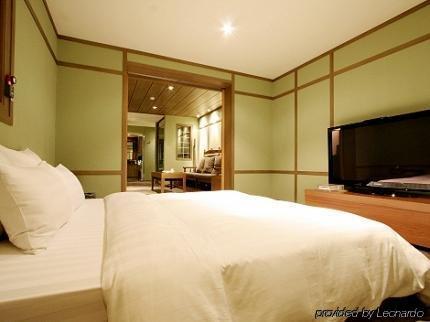 Max motel