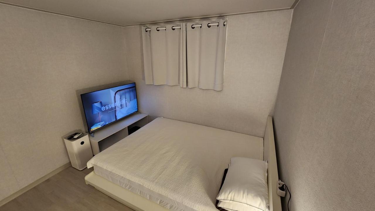 Middle Option Two-room, Exclusive Use, Public Transportation 4 Minutes Away * Seoul