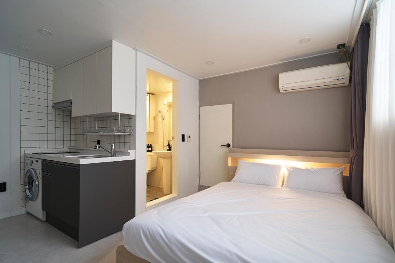 Jinsim House In Hongdea Apartment Seoul