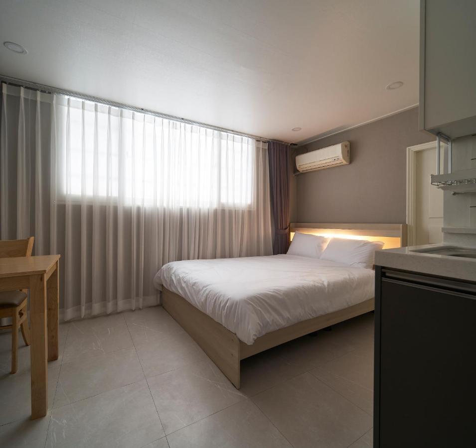 Jinsim House In Hongdea Apartment Seoul