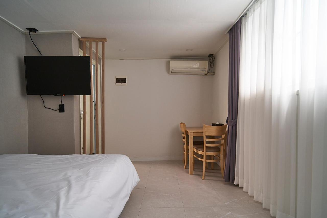 Jinsim House In Hongdea * Seoul