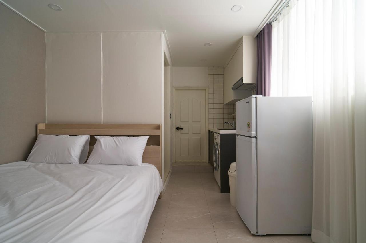 Jinsim House In Hongdea Seoul