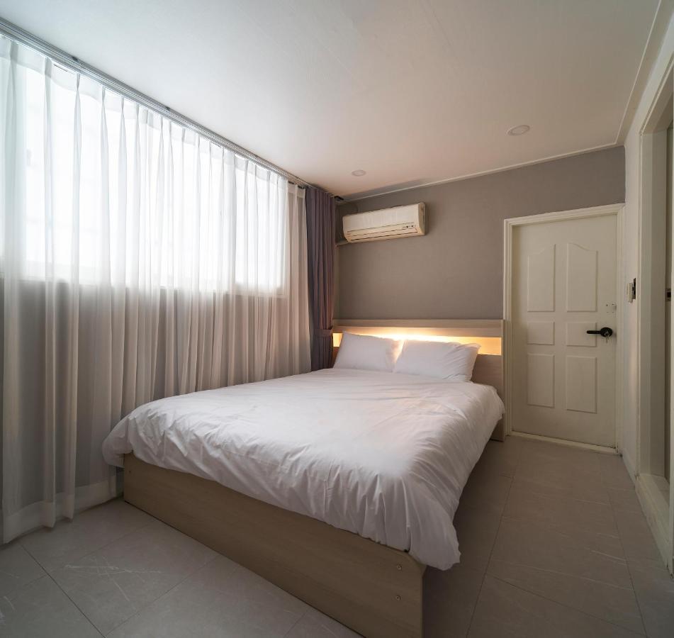 Jinsim House In Hongdea Apartment Seoul