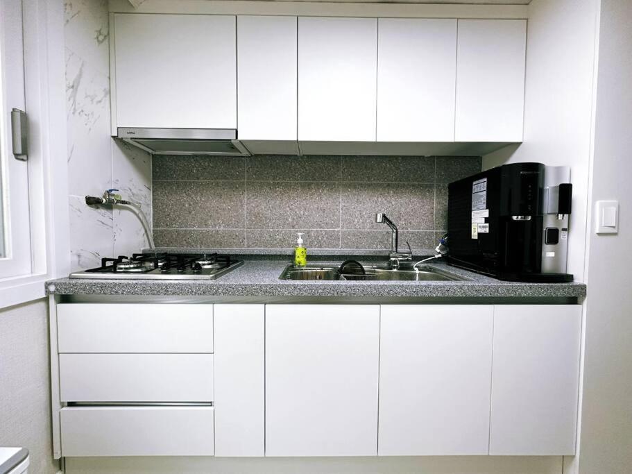 Here,stay - 5min To Hapjeong Station, 10mins To Hongdae Seoul