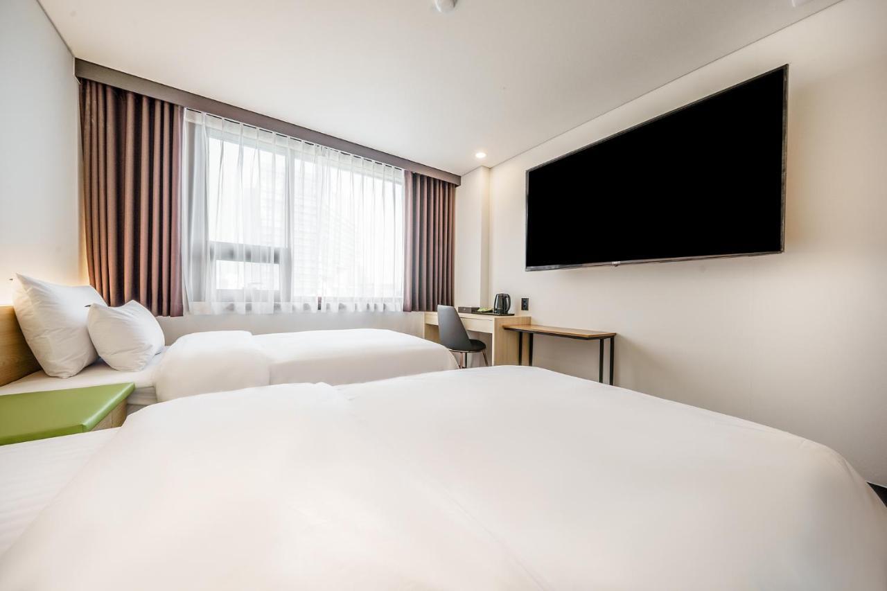 Jamsil Hotel *