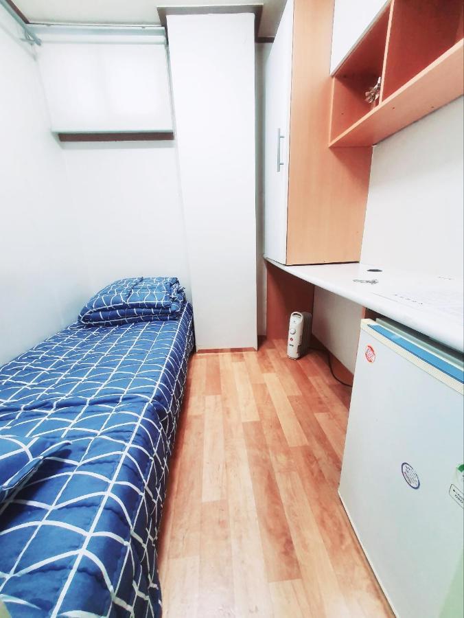 Hub House Livingtel *