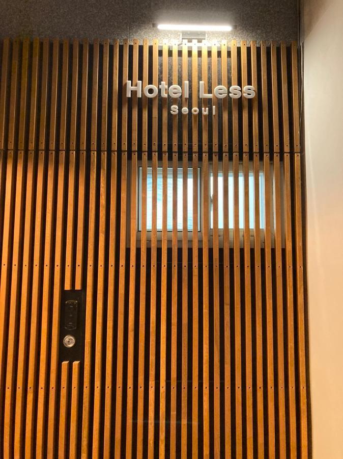 Hotel Less *