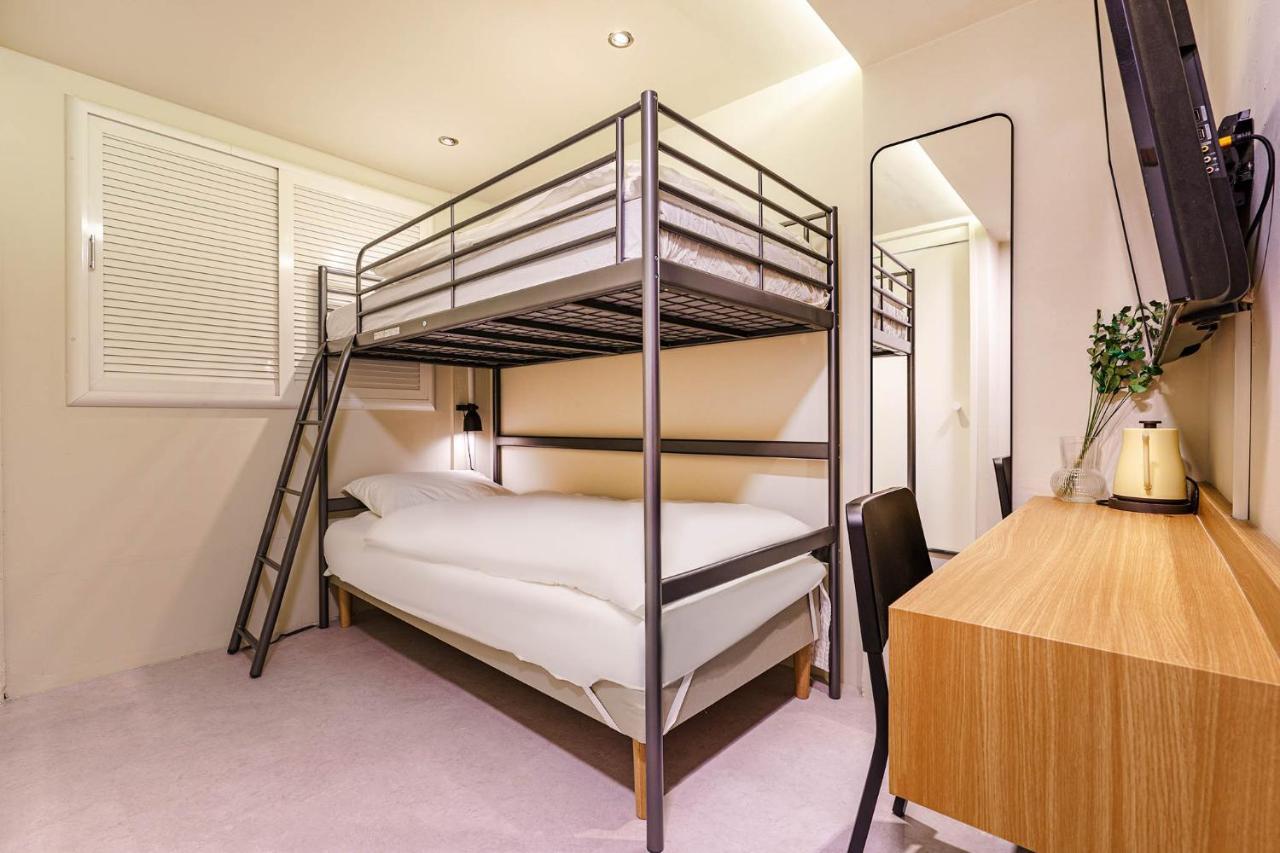 Hotel Less