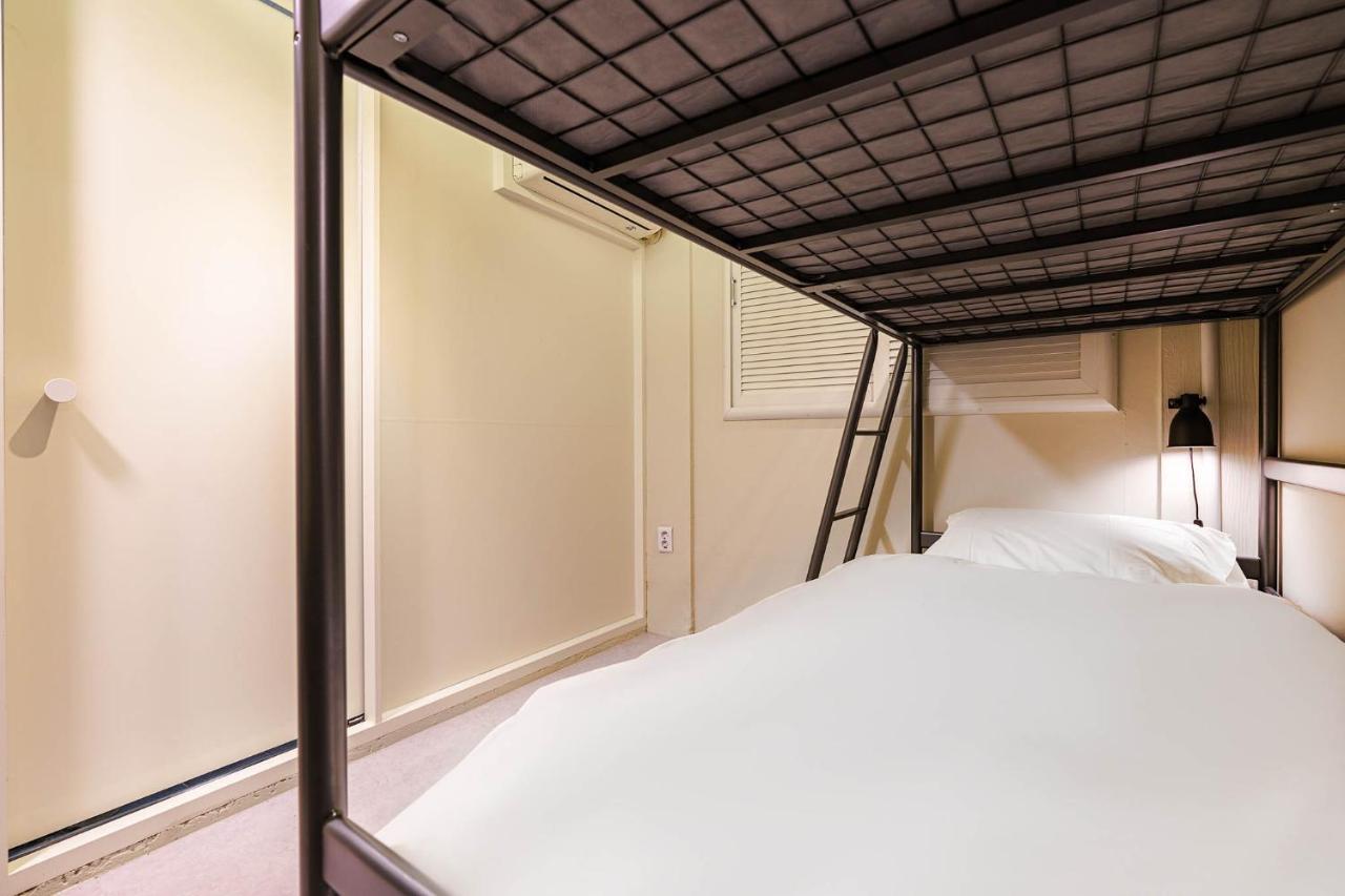 Less Hotel *