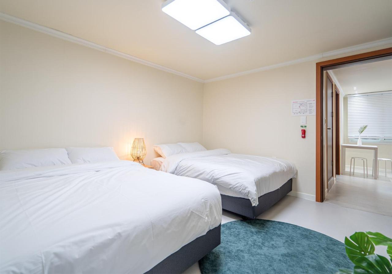 Osondoson Stay-5min To Hapjeong Station, Family Favorites, 3bed Room, Large Living Seoul