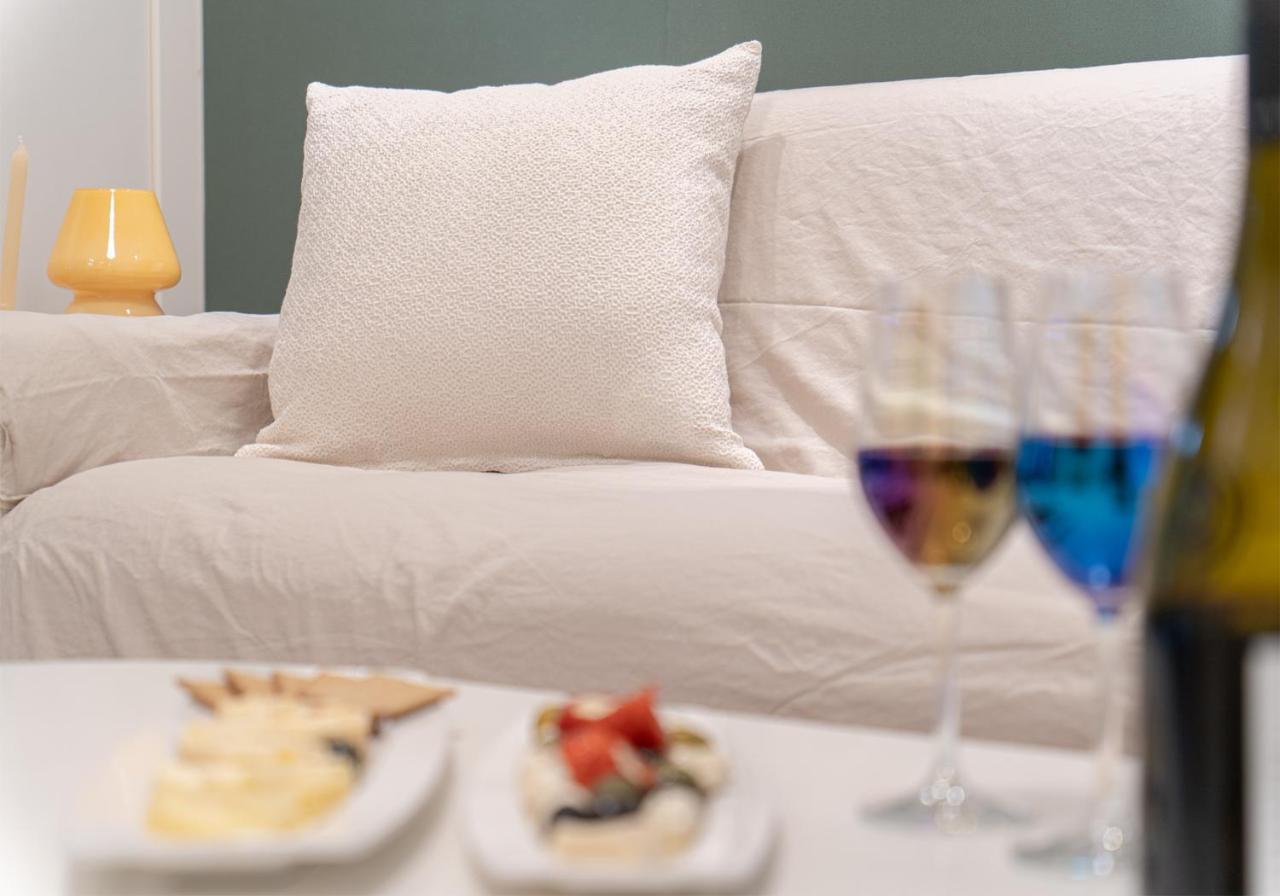 Villa Osondoson Stay-5min To Hapjeong Station, Family Favorites, 3bed Room, Large Living