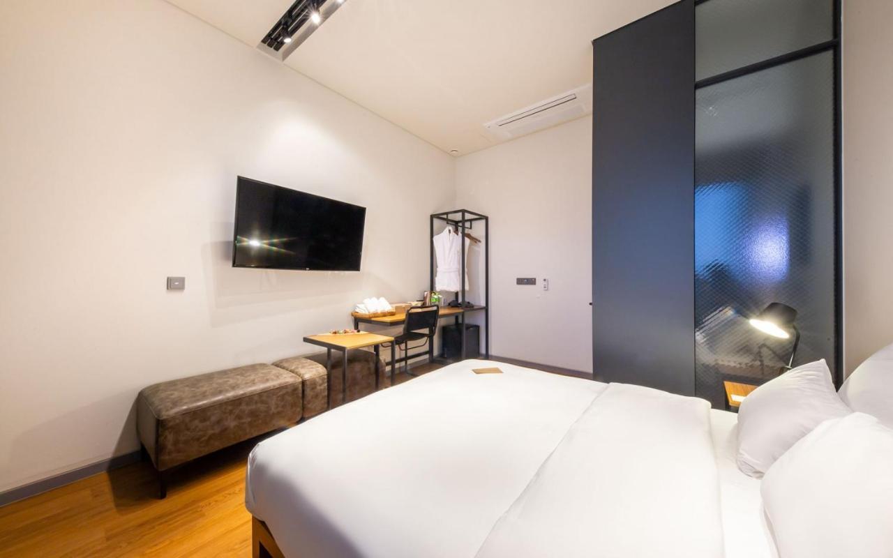 The Artist Yeonsinnae Hotel
