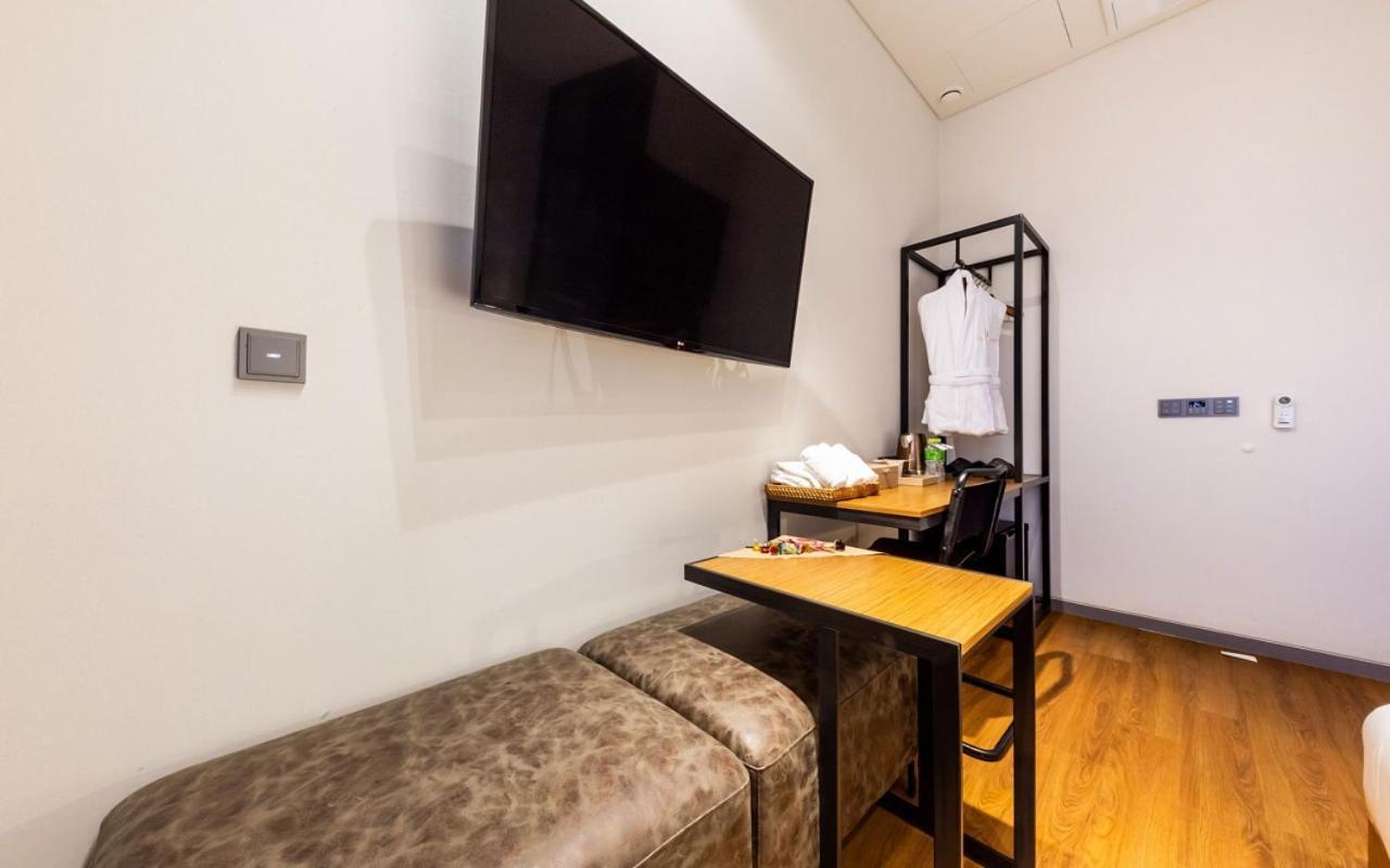 Hotel The Artist Yeonsinnae Seoul