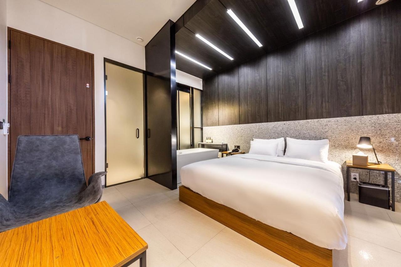 The Artist Yeonsinnae Hotel