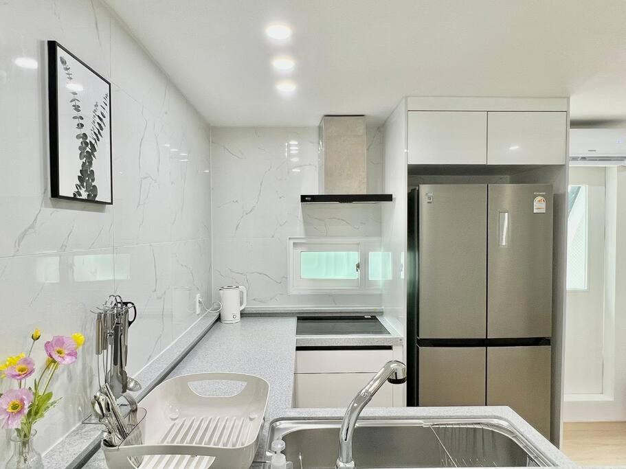 Villa 3room+2bathroom Hongdae 1exit Seoul