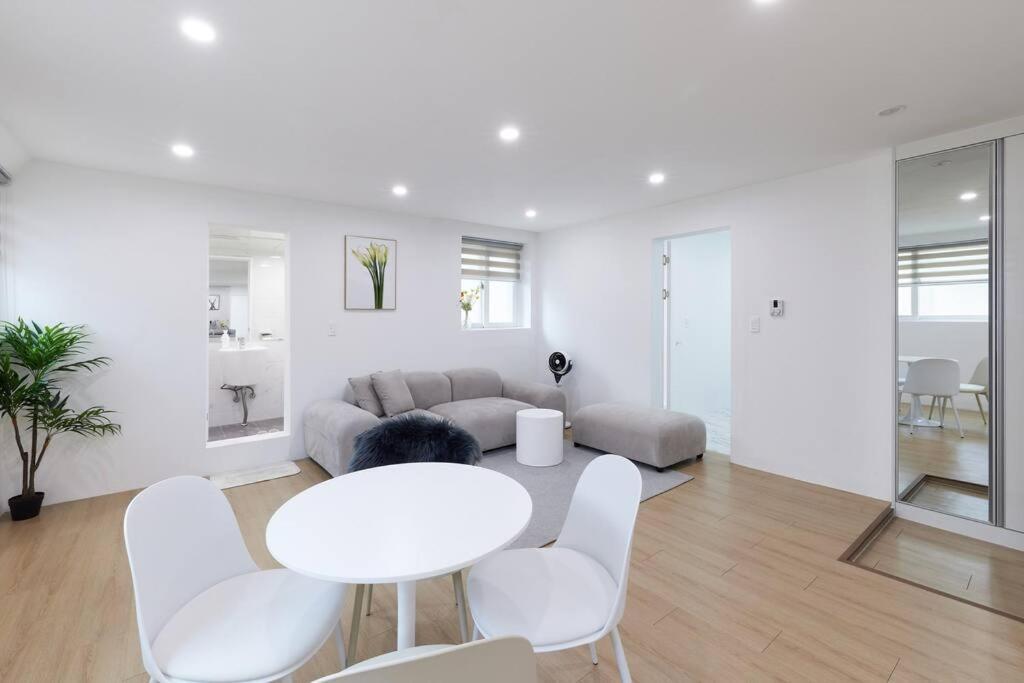 3room+2bathroom Hongdae 1exit Villa Seoul