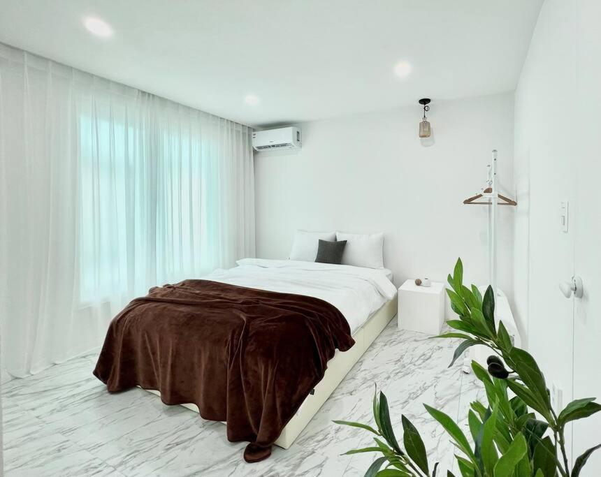 Villa 3room+2bathroom Hongdae 1exit *