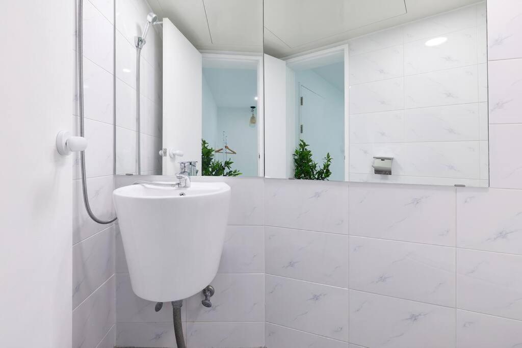 3room+2bathroom Hongdae 1exit * Seoul