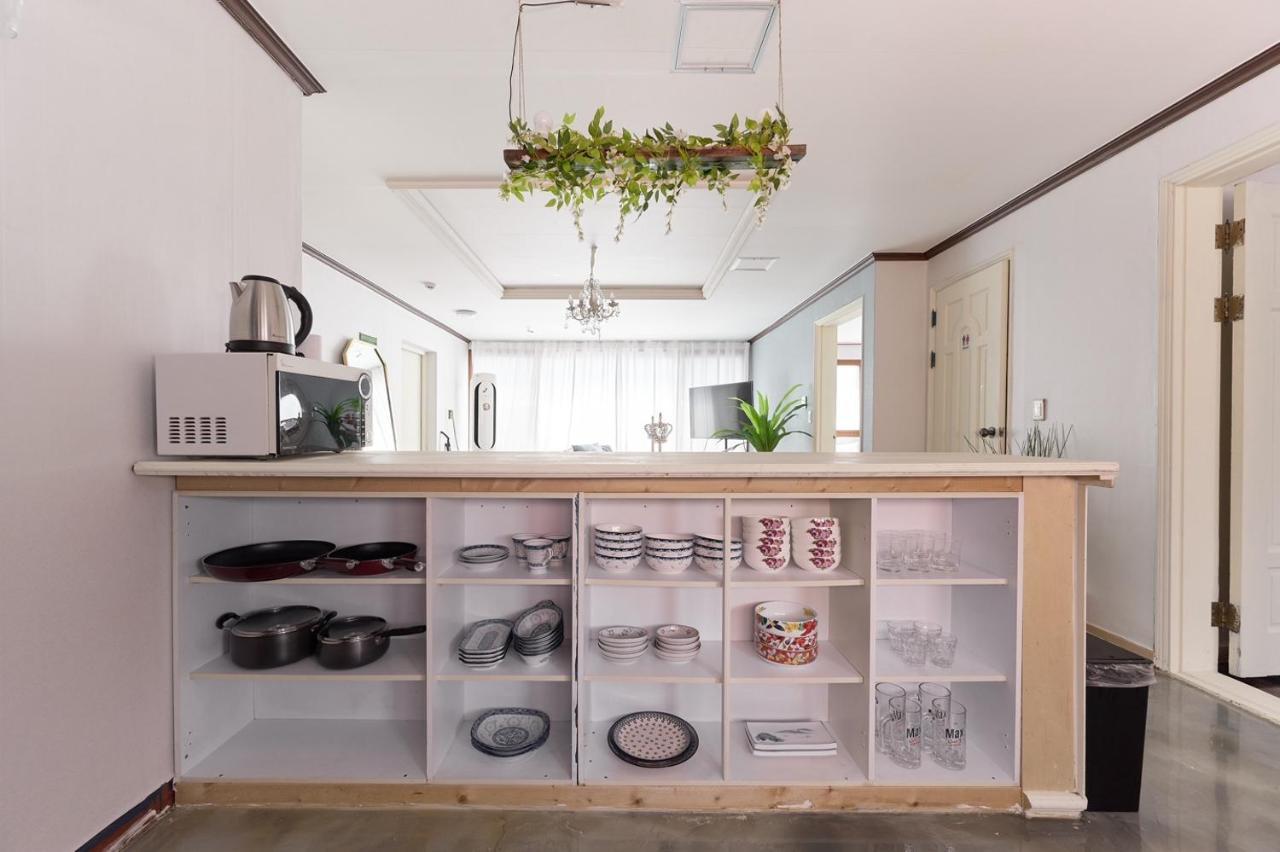 Hapjeong Station Exit7 Each Room, Living Room, Air Conditioning Modern House *