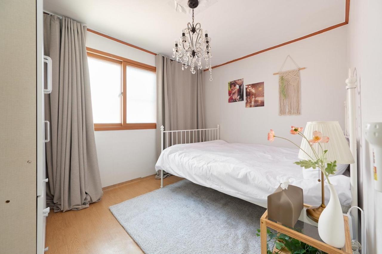 Villa Hapjeong Station Exit7 Each Room, Living Room, Air Conditioning Modern House