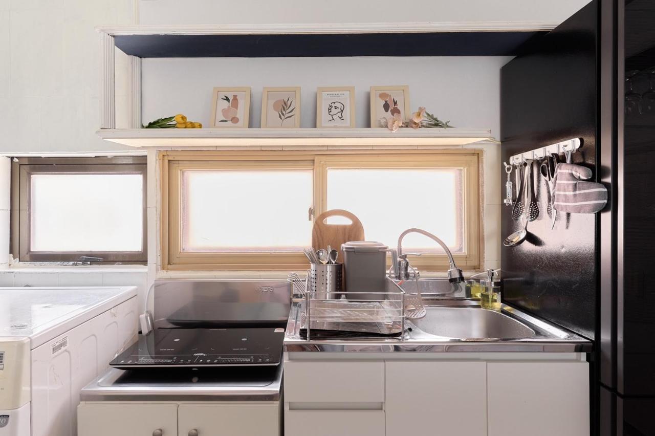 Hapjeong Station Exit7 Each Room, Living Room, Air Conditioning Modern House Villa