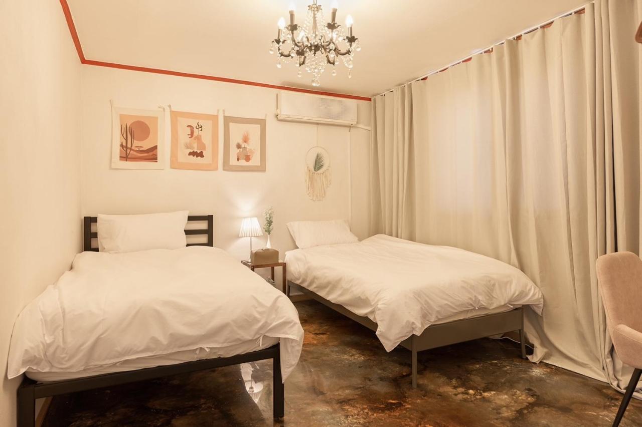 Hapjeong Station Exit7 Each Room, Living Room, Air Conditioning Modern House *
