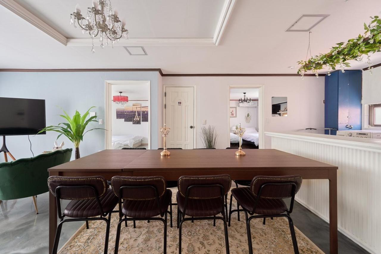 Hapjeong Station Exit7 Each Room, Living Room, Air Conditioning Modern House