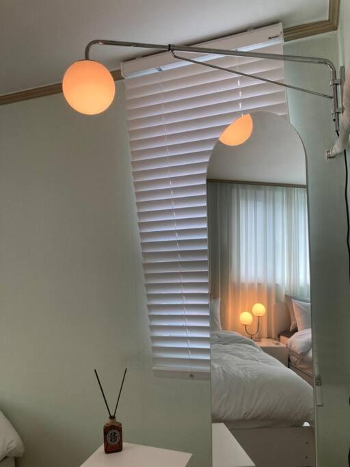Sunnyside House/ Hongik St. Exite 5~7 3min *