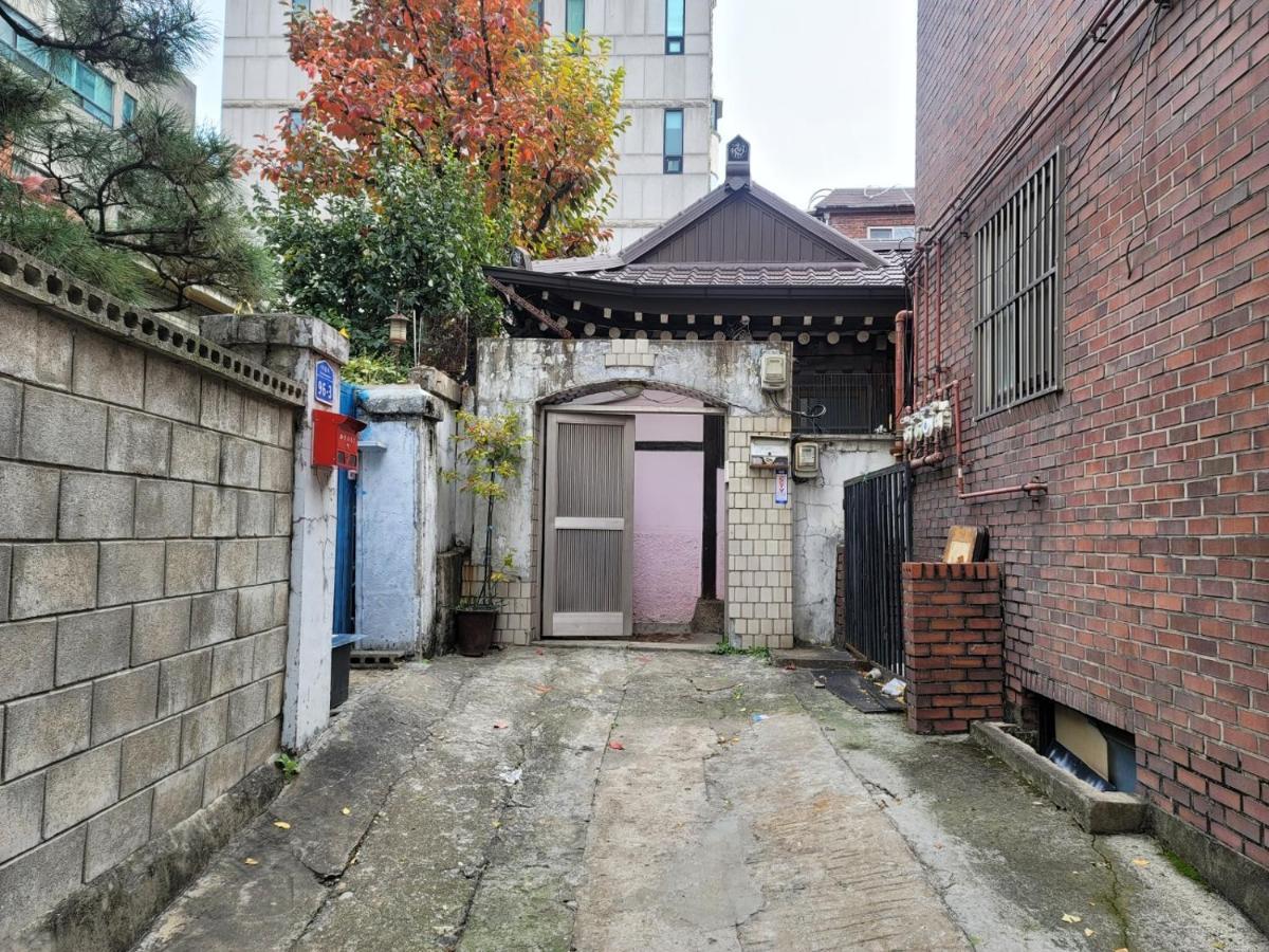 Bluebird - Foreign Only Hostel Seoul