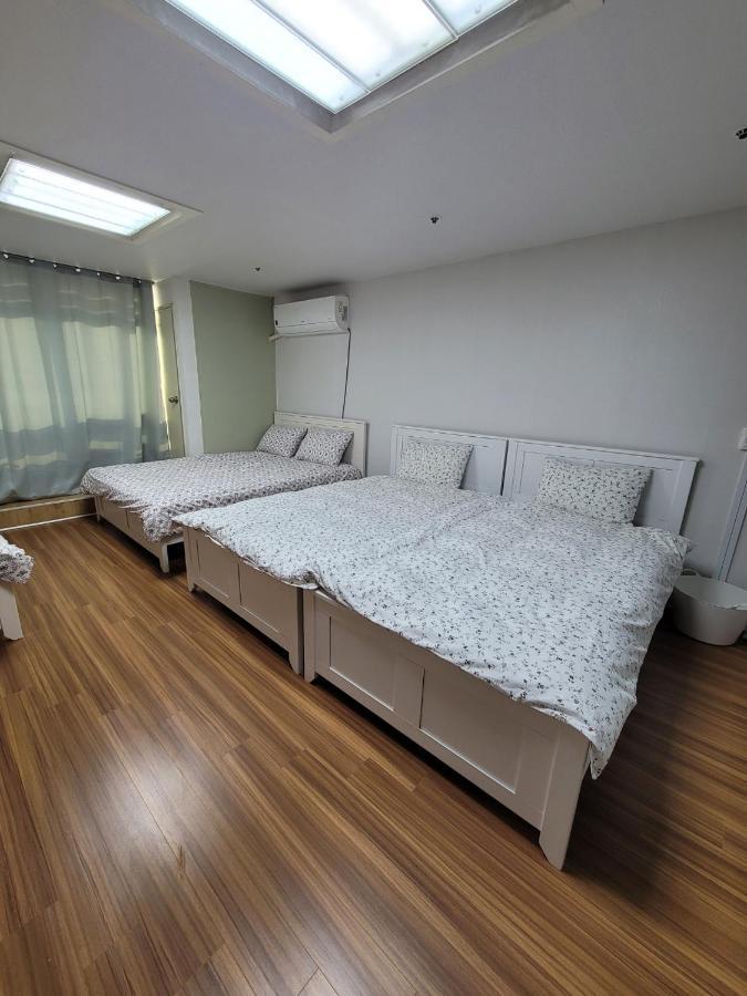 Apartment White *