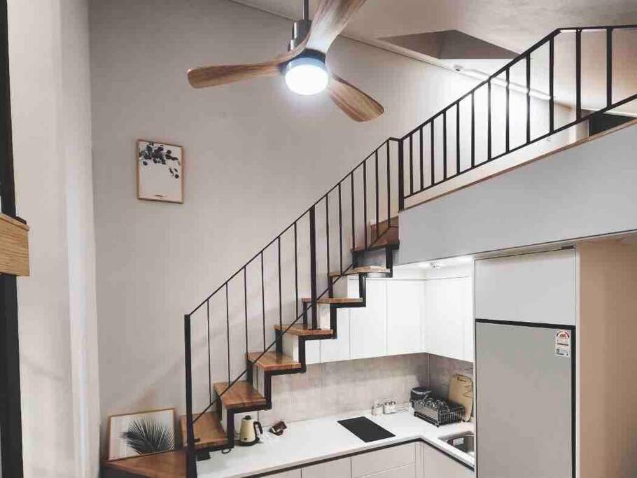 Apartment Hongdae 10mins, Hapjeong 5mins, Airportbus 5mins, Largo House Seoul- Foreigner Only *