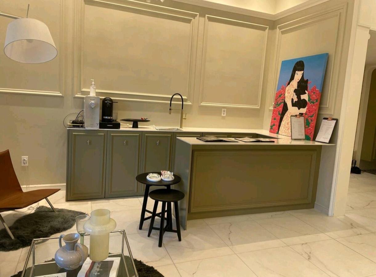 Y Park Apartment *