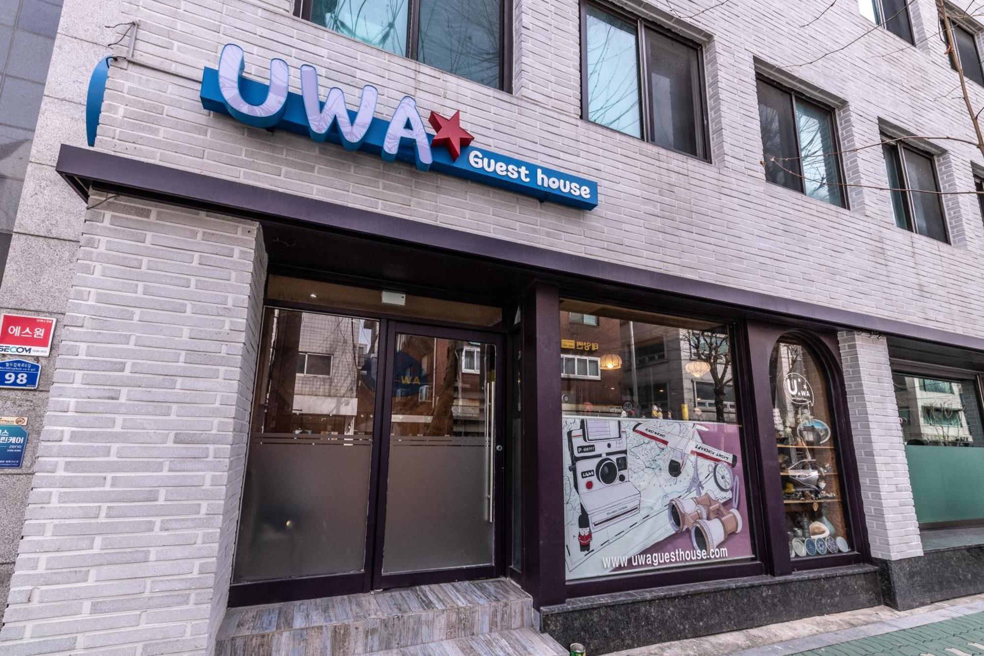 Uwa 2*