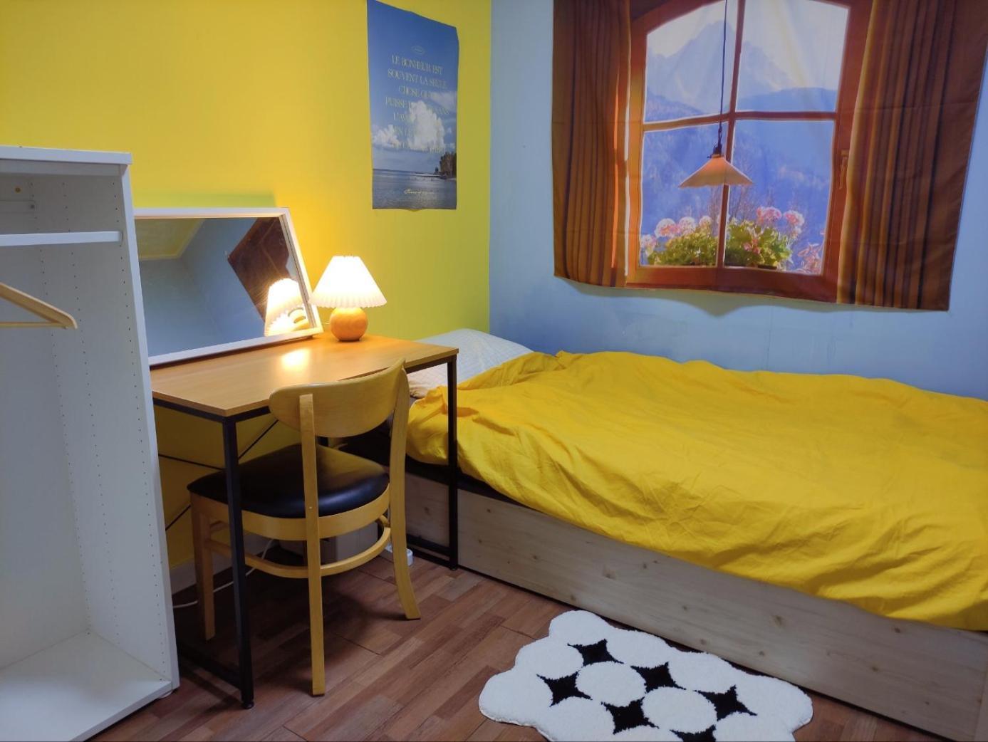 24 Sinchon Avenue * Seoul