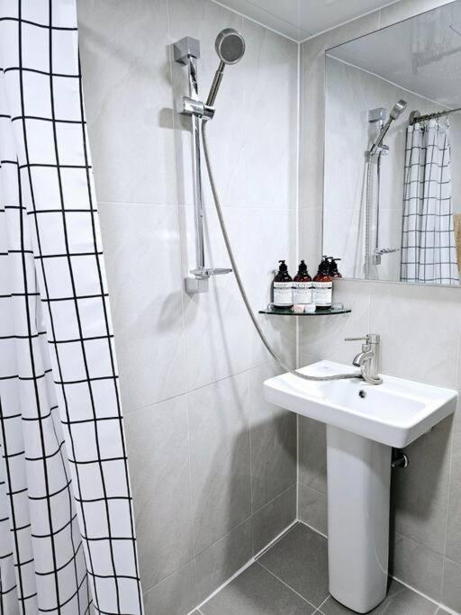 Apartment Newseongsu/konkuk U/pogunistay *