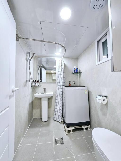 Newseongsu/konkuk U/pogunistay * Seoul